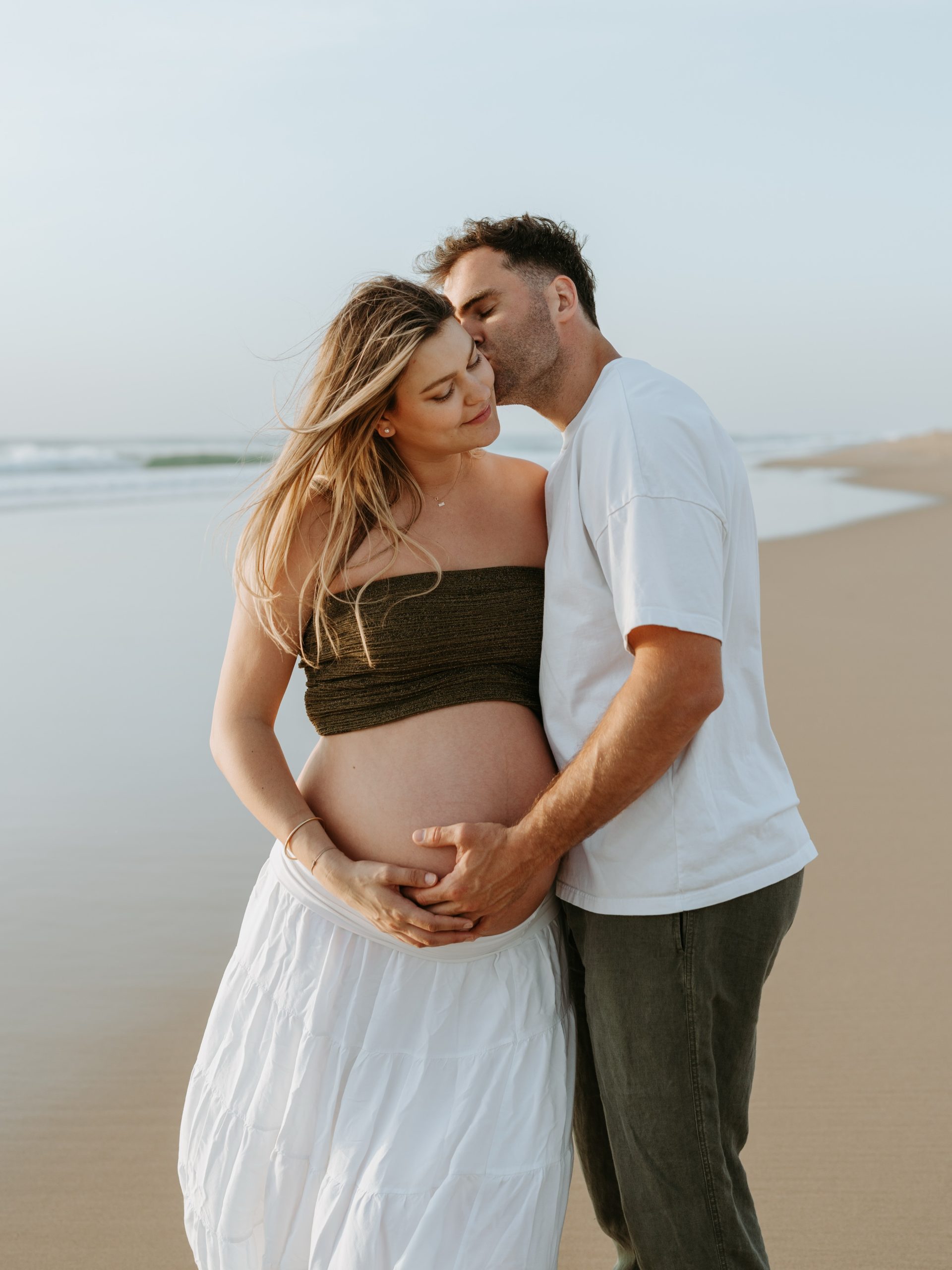 Je vous partage un extrait de la séance grossesse de @morgane_vernet et @damianpenaud à l’océan 🌊

———

Je suis Laetitia, photographe spécialisée dans les séances photo de grossesse et de famille, sur le Bassin d’Arcachon. Je souhaite que les mamans reprennent leur place dans les photos de leur famille.

[ shooting / grossesse / bébé / maman / parents / plage / photographe / professionnel ]